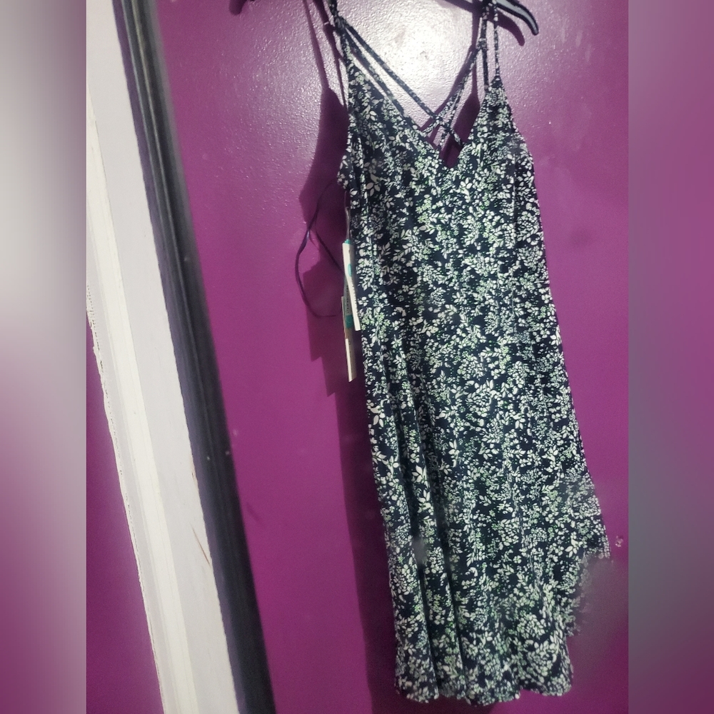 Dress - Picture 4 of 7